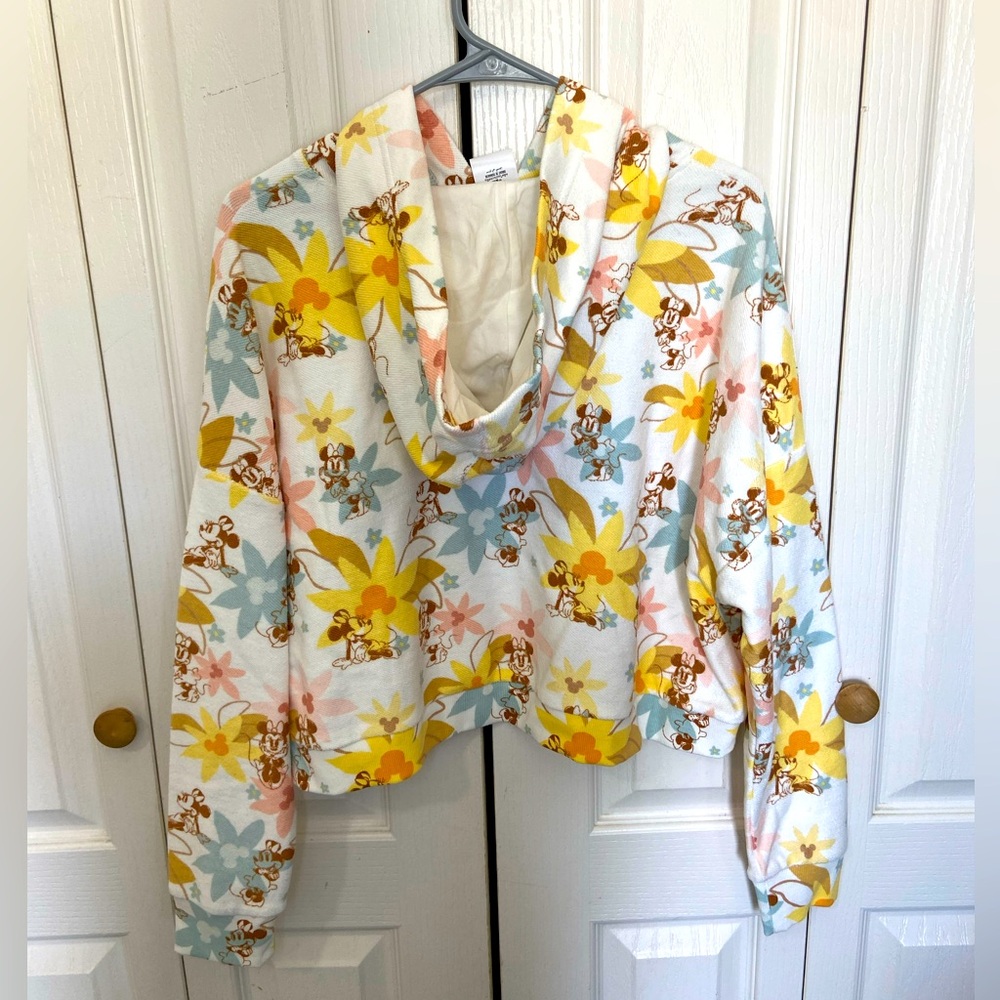 Womens Disney Cropped Hoodie. Size Medium. - Picture 2 of 4